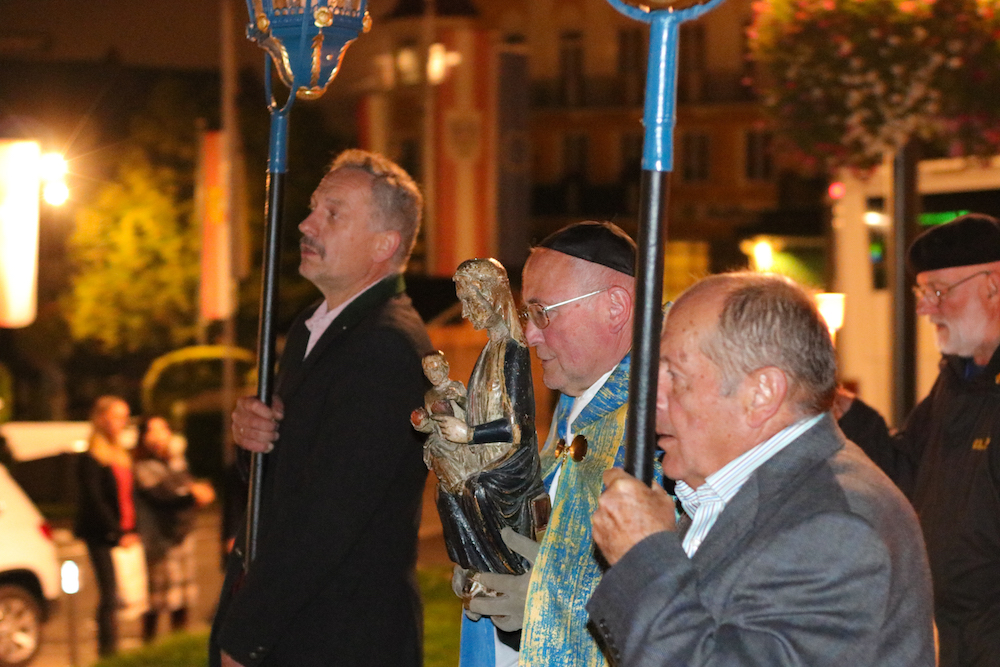 Die Große Lichterprozession durch Mariazell mit anschließender Segnung durch die Gnadenstatue