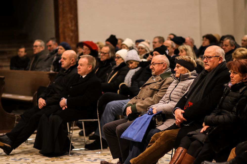 Altöttinger Kapellsingknaben und Mädchenkantorei Konzert und Gestaltung der Festmesse in der BasilikaKonzert und Gestaltung der Festmesse in der Basilika