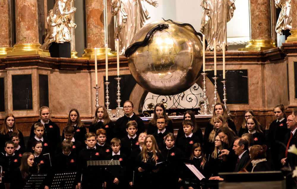 Altöttinger Kapellsingknaben und Mädchenkantorei Konzert und Gestaltung der Festmesse in der BasilikaKonzert und Gestaltung der Festmesse in der Basilika